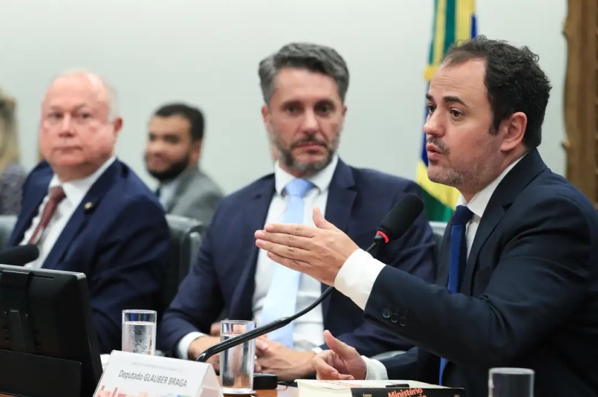 CCJ rejeita recurso de Glauber Braga, e cassação avança para plenário