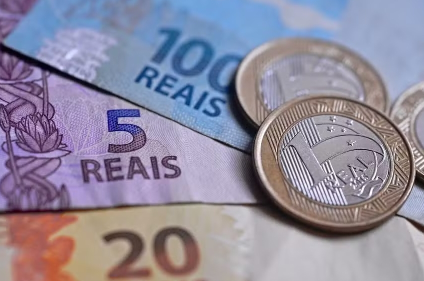 Congresso analisa Orçamento de 2025 com superávit e cortes no Bolsa Família