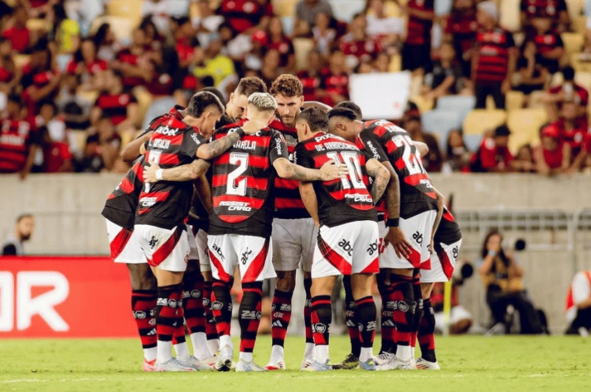 Flamengo retoma liderança do Brasileiro ao bater o Bahia por 1 a 0 no Maracanã