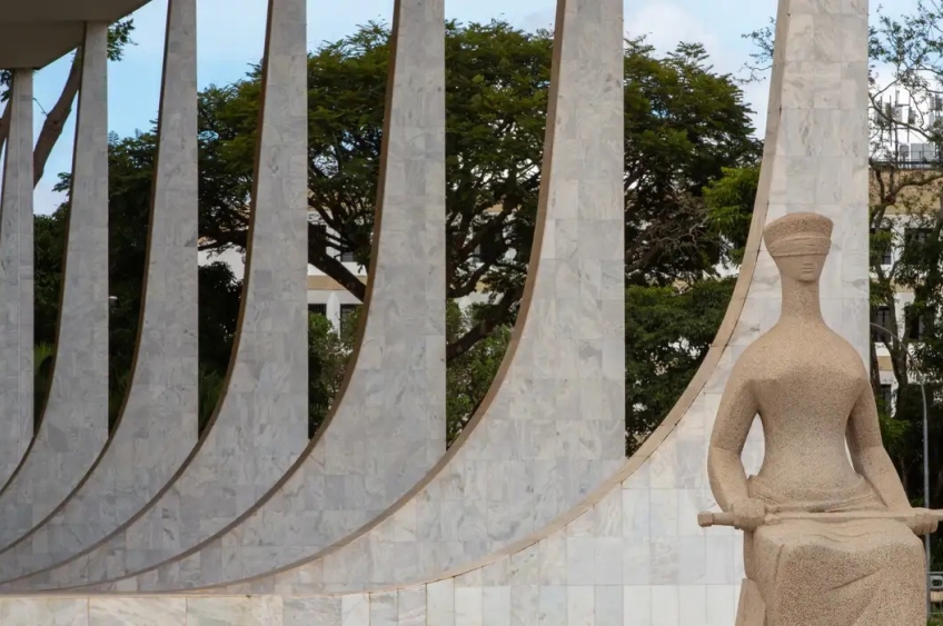 STF decide tornar réus dois deputados e um suplente do PL por corrupção