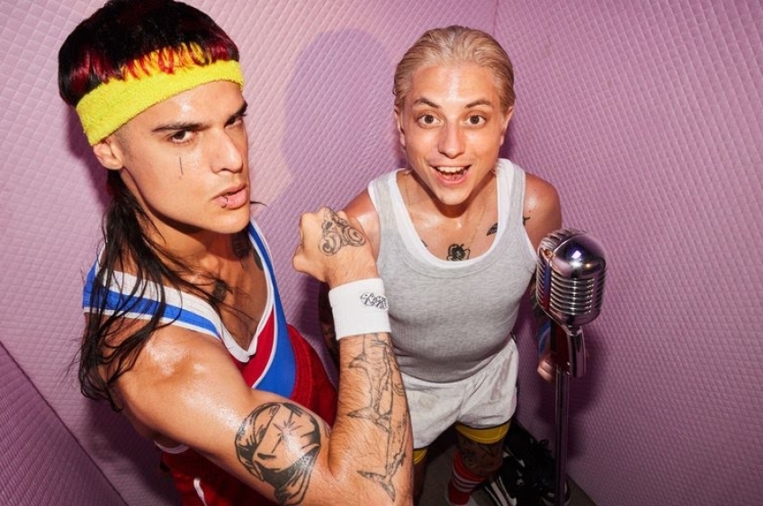 CA7RIEL & Paco Amoroso anunciam shows no Brasil com a turnê PAPOTA