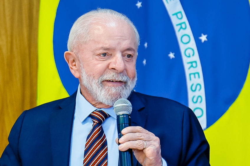 Governo promete medidas contra tarifas dos EUA e reforça defesa da indústria nacional