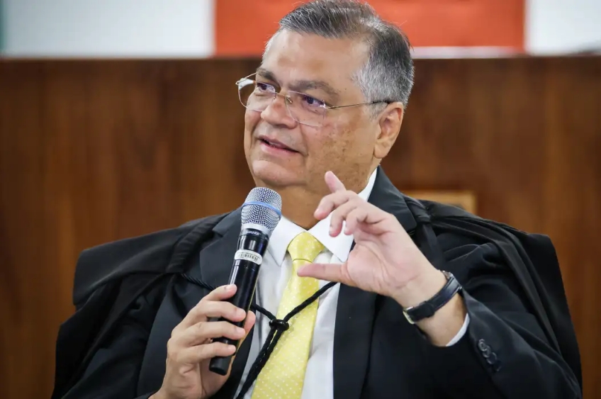 Decisão de Flávio Dino acaba com a “punição com salário” para membros do magistrado