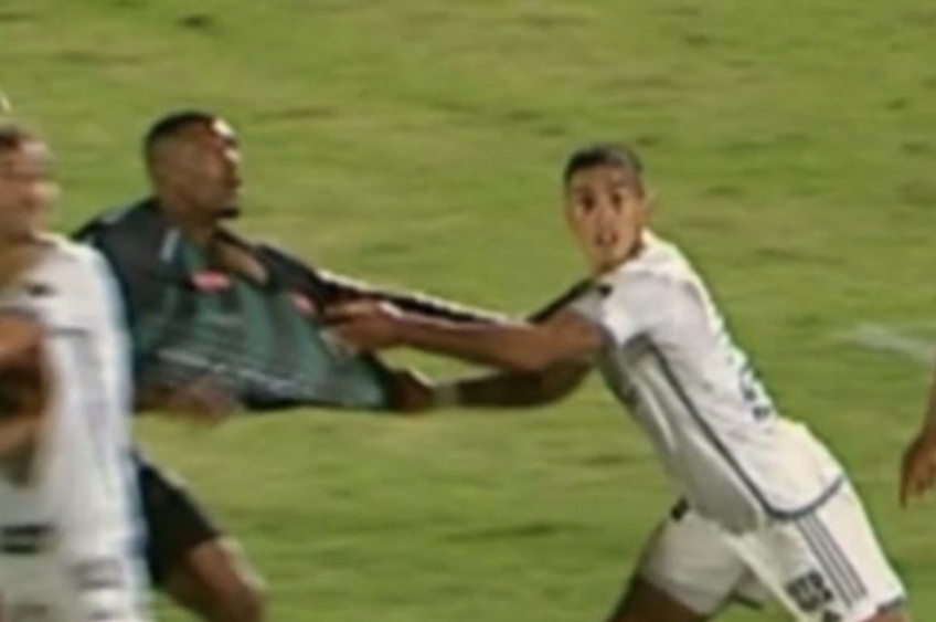 CBF divulga áudio do VAR em lance polêmico de Maringá x Atlético-MG: 