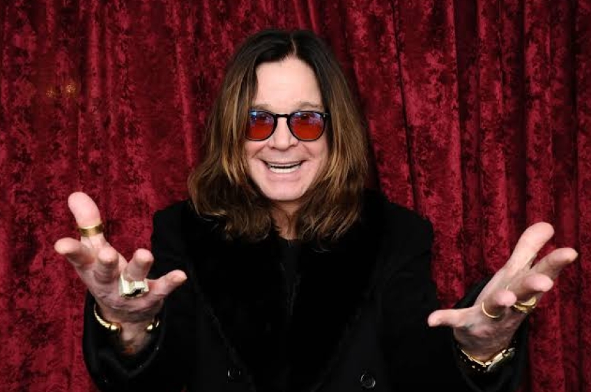 Ozzy Osbourne vende latas com seu DNA por R$ 2.400