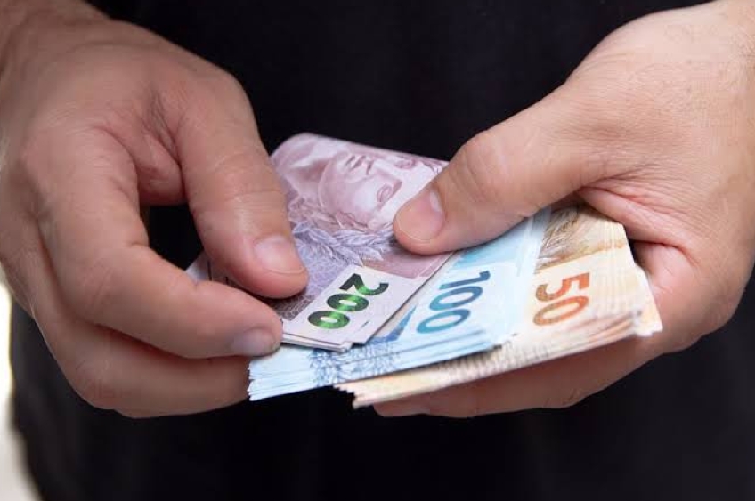 Feriado altera data-limite para pagamento do salário de maio