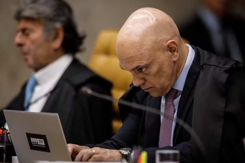 Moraes derruba sigilo de delação que cita Bolsonaro em trama golpista