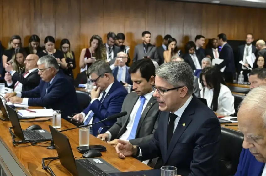 Após protestos em todas as 27 capitais do país, a 'PEC da Blindagem' é vetada
