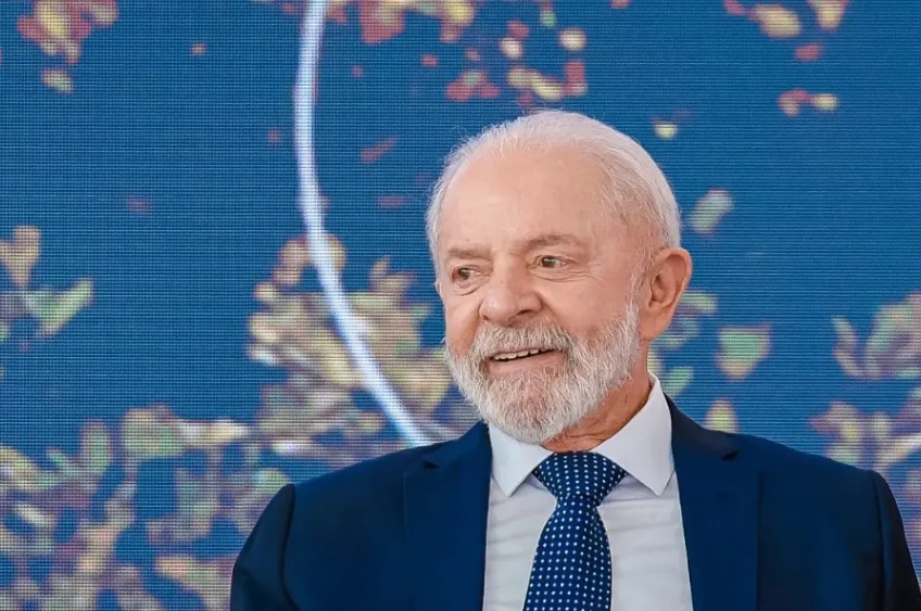 Lula anuncia foco em baratear alimentos e reforçar democracia em 2025