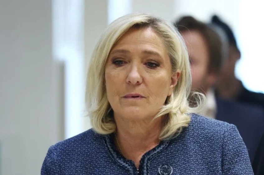 Marine Le Pen é condenada por corrupção e fica inelegível para 2027