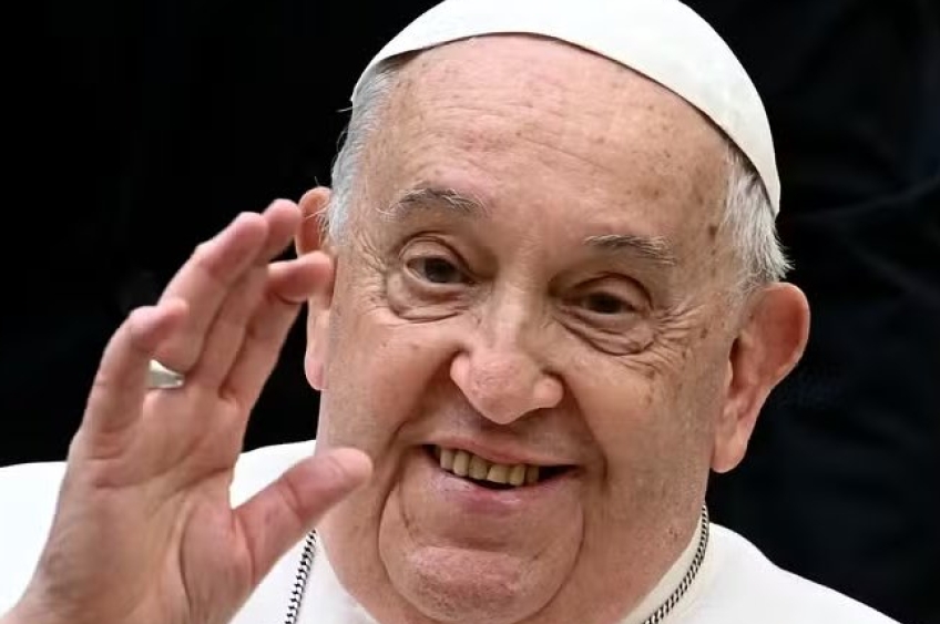 Segundo o Vaticano, papa Francisco tem ligeira melhora em seu quadro de saúde